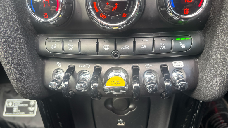 MINI Hatchback 135kW Cooper S Level 3 33kWh 3dr Auto Electric Hatchback